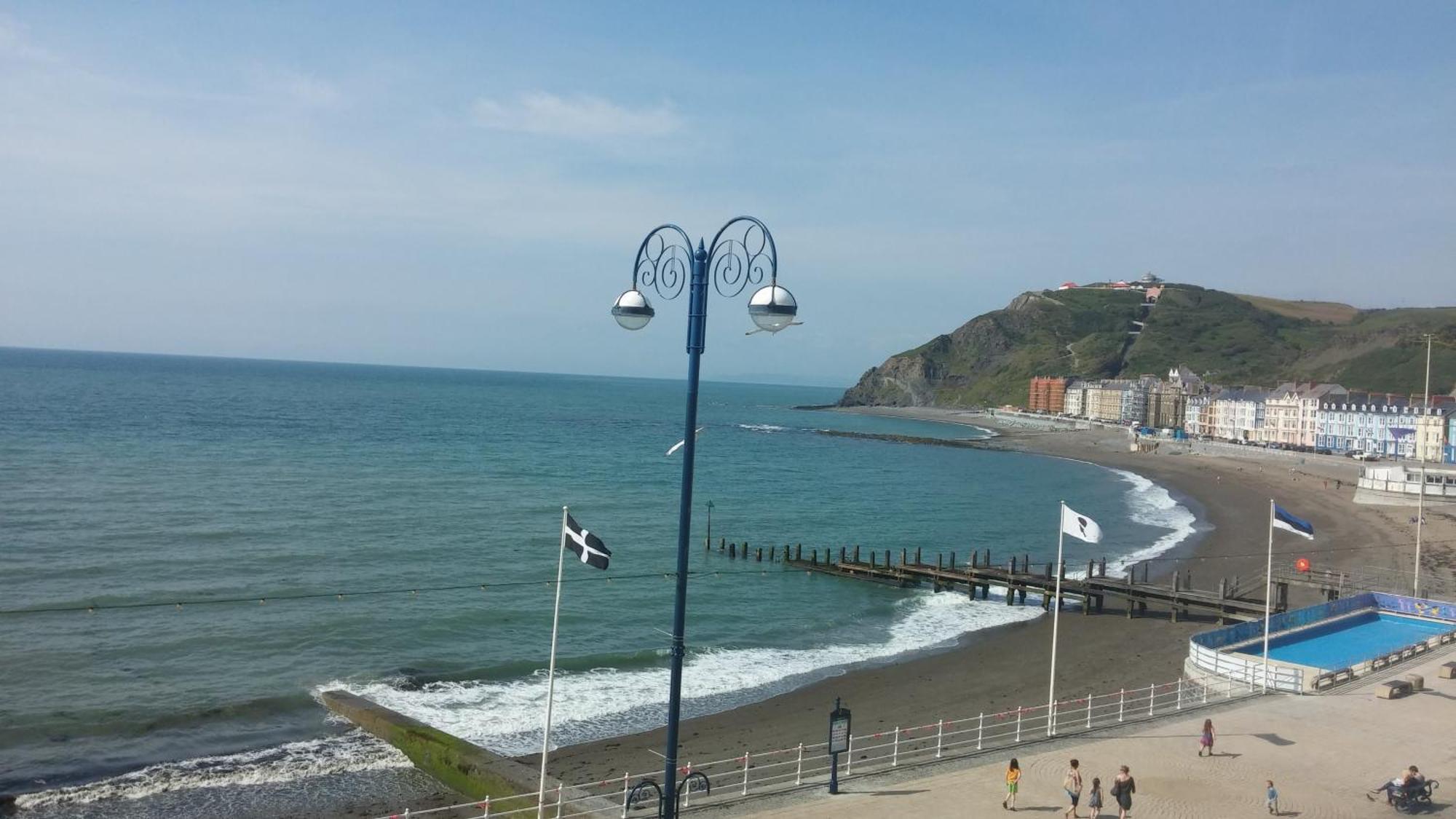 Awel Mor Holiday Apartment Аберистуит Номер фото